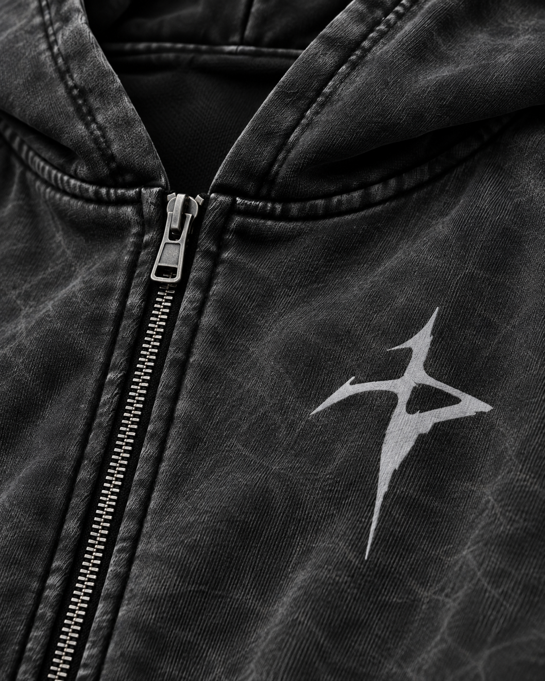 INNER NOISE ZIP HOODIE